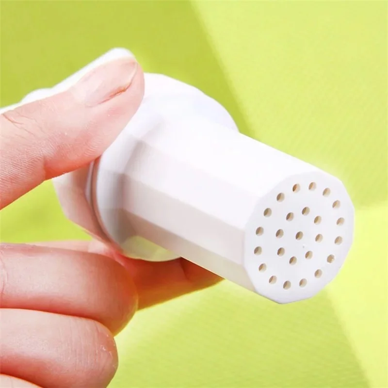 Plastic Garlic Presses Screw Squeeze Peeler Garlic Crusher White Manual Press Practical Kitchen Cooking Tools
Plastic Garlic Presses Screw Squeeze Peeler Garlic Crusher White Manual Press Practical Kitchen Cooking Tools
