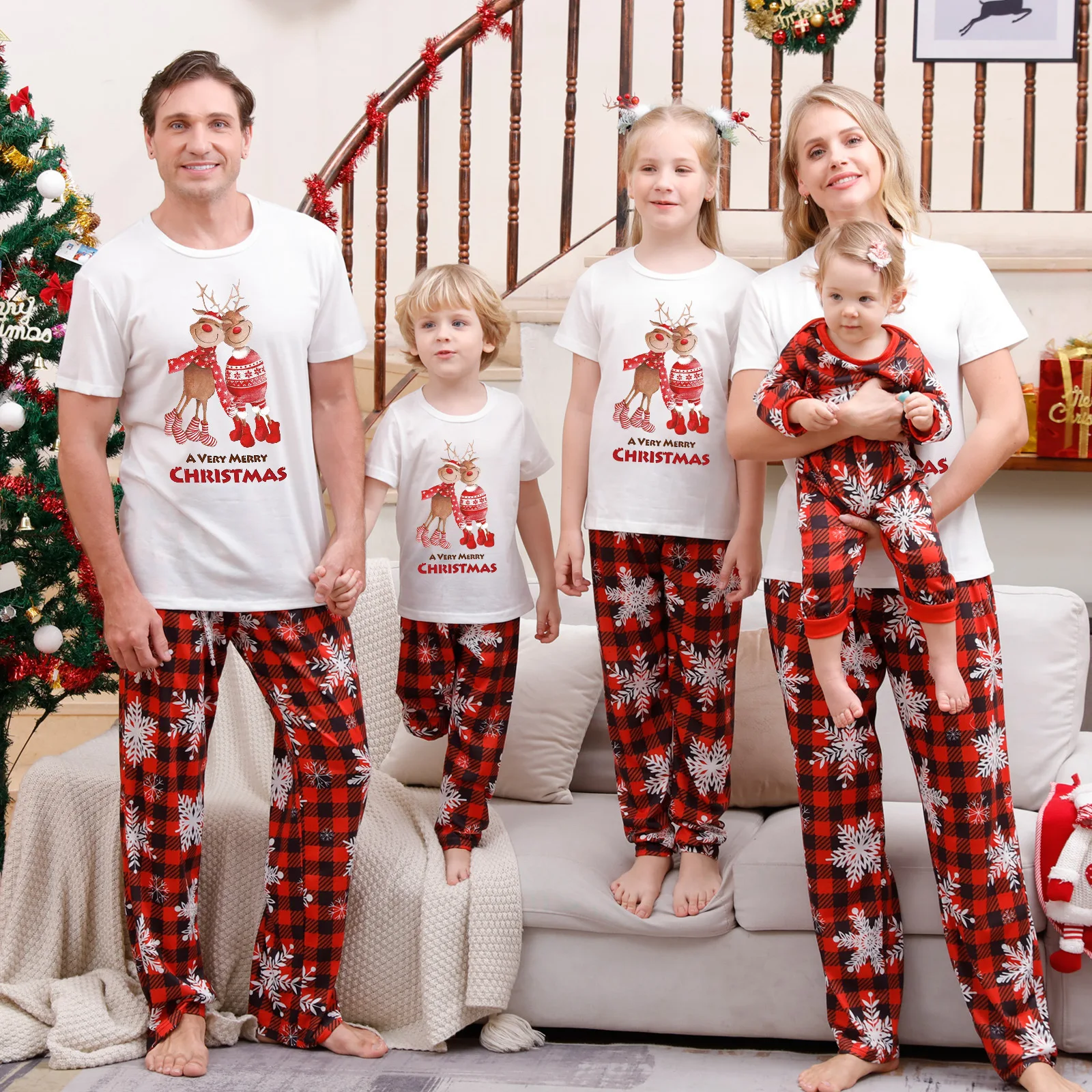 

Cartoon Deer Print Mother Father Kids Family Matching Christmas Pajamas Outfit Xmas Pjs Set Mommy Daddy Daughter Short Sleeve