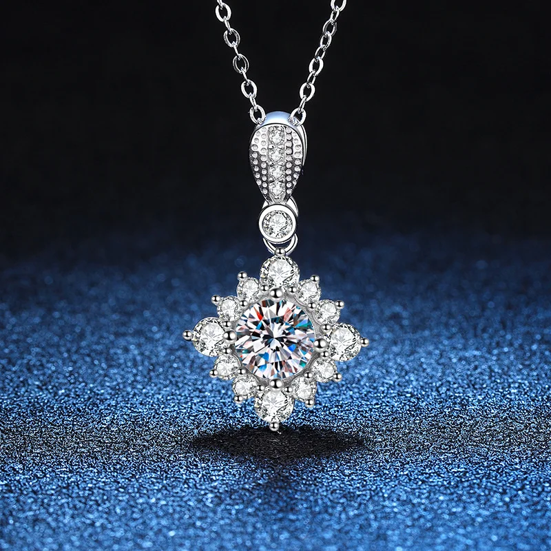 1 Carat Real Moissanite Princess Square Diamond Pendant Necklace for Women 100% S925 Sterling Silver Wedding Bridal Jewelry
1 Carat Real Moissanite Princess Square Diamond Pendant Necklace for Women 100% S925 Sterling Silver Wedding Bridal Jewelry