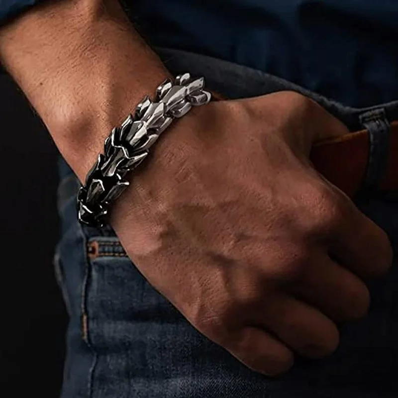 Personality Hip Hop Dragon Head Dragon Scale Bracelet Retro Exaggerated Men's Stainless Steel Bracelet Jewelry Accessories Gifts
Personality Hip Hop Dragon Head Dragon Scale Bracelet Retro Exaggerated Men's Stainless Steel Bracelet Jewelry Accessories Gifts