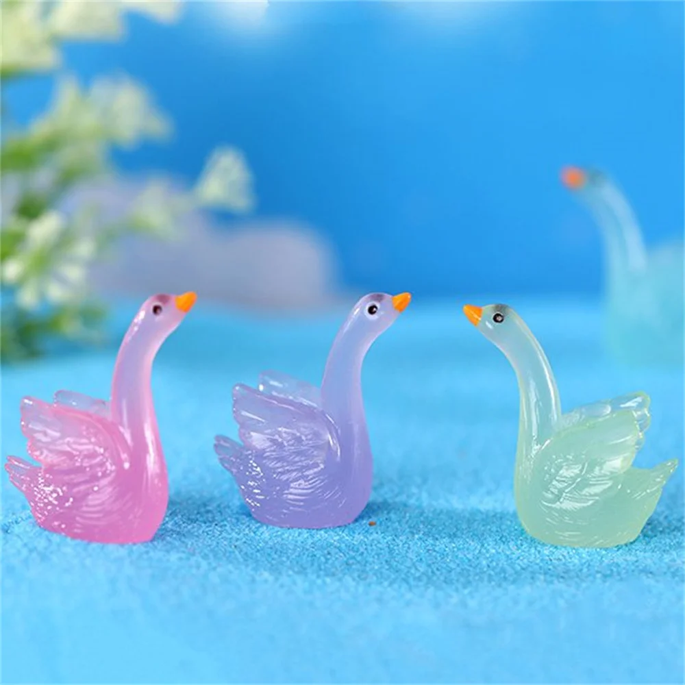 5Pcs Luminous Mini Swan Micro Landscape Figurines Miniatures Glow in the Dark Fairy Dollhouse Ornaments Home Desktop Car Decor
5Pcs Luminous Mini Swan Micro Landscape Figurines Miniatures Glow in the Dark Fairy Dollhouse Ornaments Home Desktop Car Decor
