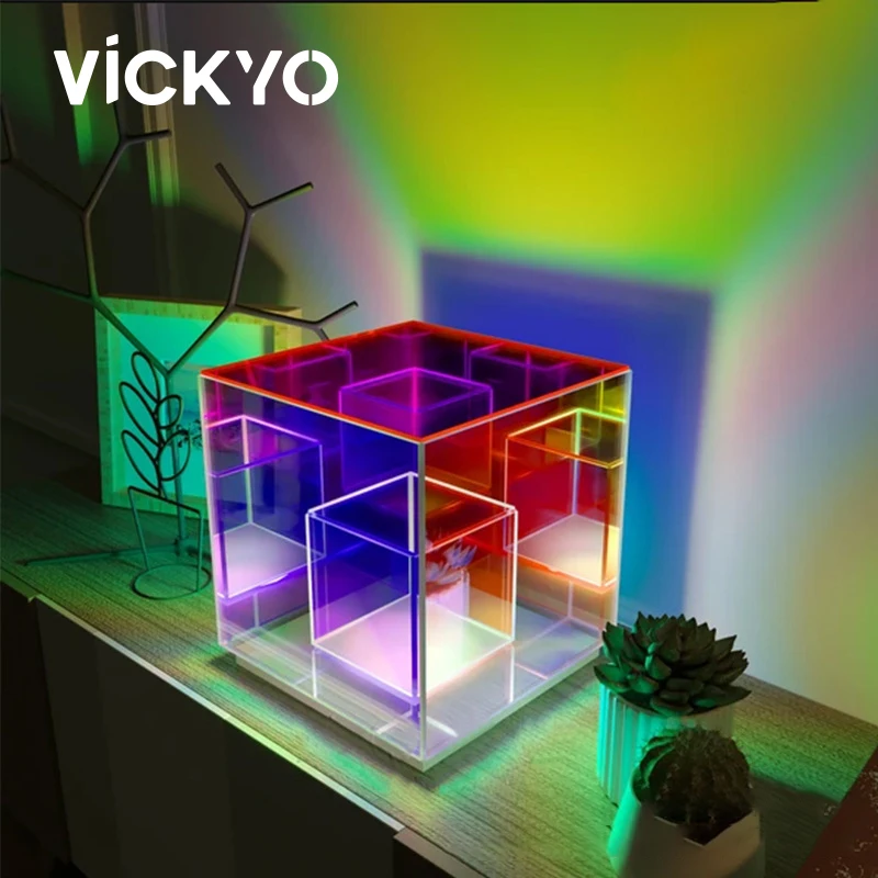 Кубический ночник VICKYO, 3D цветной короб, светильник свет, акриловая Светодиодная настольная лампа для спальни, гостиной, игровой комнаты веч...
Кубический ночник VICKYO, 3D цветной короб, светильник свет, акриловая Светодиодная настольная лампа для спальни, гостиной, игровой комнаты веч...