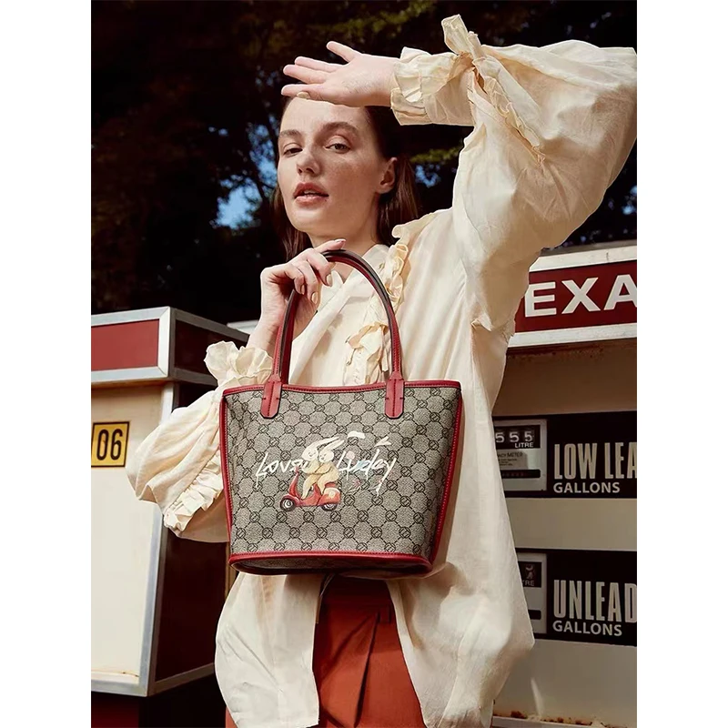 Luxury Designer Bag Tote Women Handbags Letter Shoulder Bags 2023 Brands Soft Shopper Purses bags for Women Clutch beach bag
Luxury Designer Bag Tote Women Handbags Letter Shoulder Bags 2023 Brands Soft Shopper Purses bags for Women Clutch beach bag