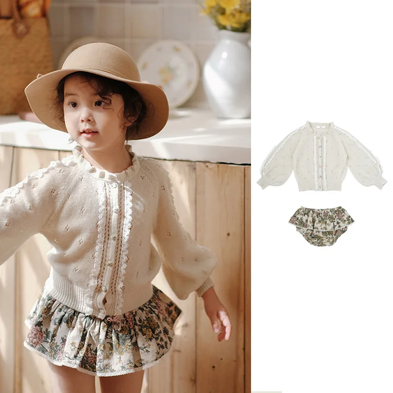 Весна 2022, кружевной свитер для девочек, вязаные шорты в стиле ретро для маленьких девочек, модная детская одежда для маленьких девочек
Весна 2022, кружевной свитер для девочек, вязаные шорты в стиле ретро для маленьких девочек, модная детская одежда для маленьких девочек