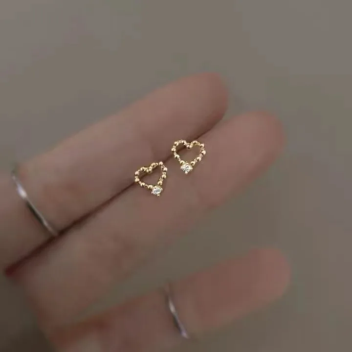 S925 Retro Earrings Geometric Love Beanie Mini Earrings Women's Fashion Simple New Temperament Niche Design Trend Earrings 
S925 Retro Earrings Geometric Love Beanie Mini Earrings Women's Fashion Simple New Temperament Niche Design Trend Earrings