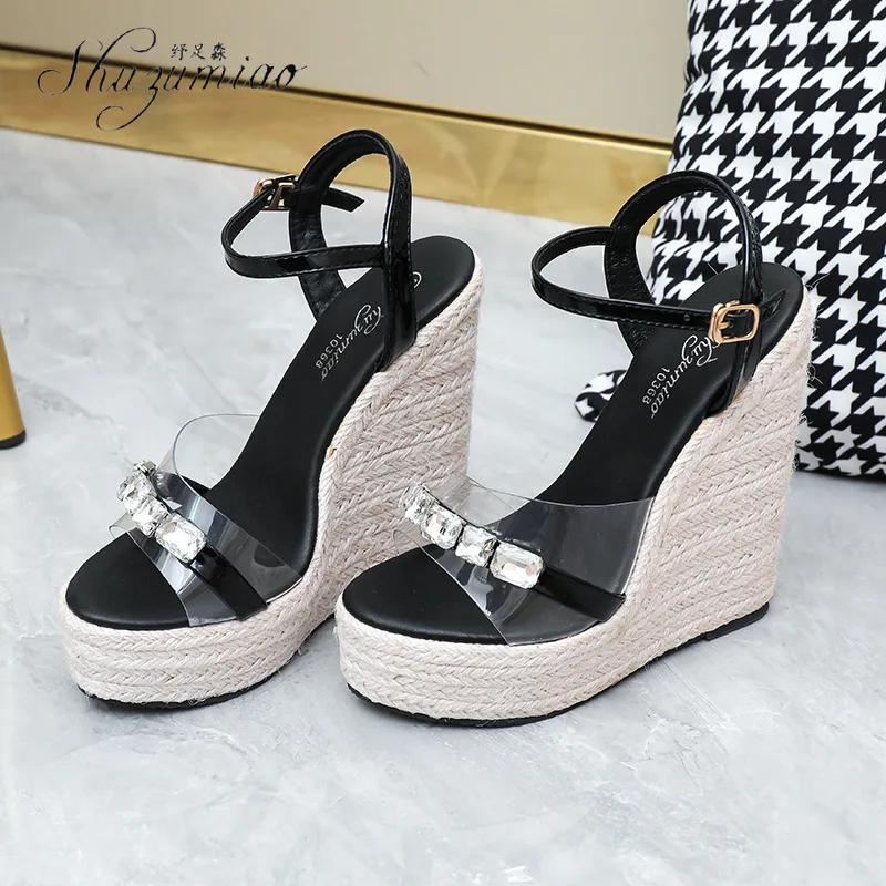 Женские босоножки на танкетке, сандалии на платформе и высоком каблуке, в готическом стиле, стильная обувь в стиле панк, большой размер 43, дл...
Женские босоножки на танкетке, сандалии на платформе и высоком каблуке, в готическом стиле, стильная обувь в стиле панк, большой размер 43, дл...