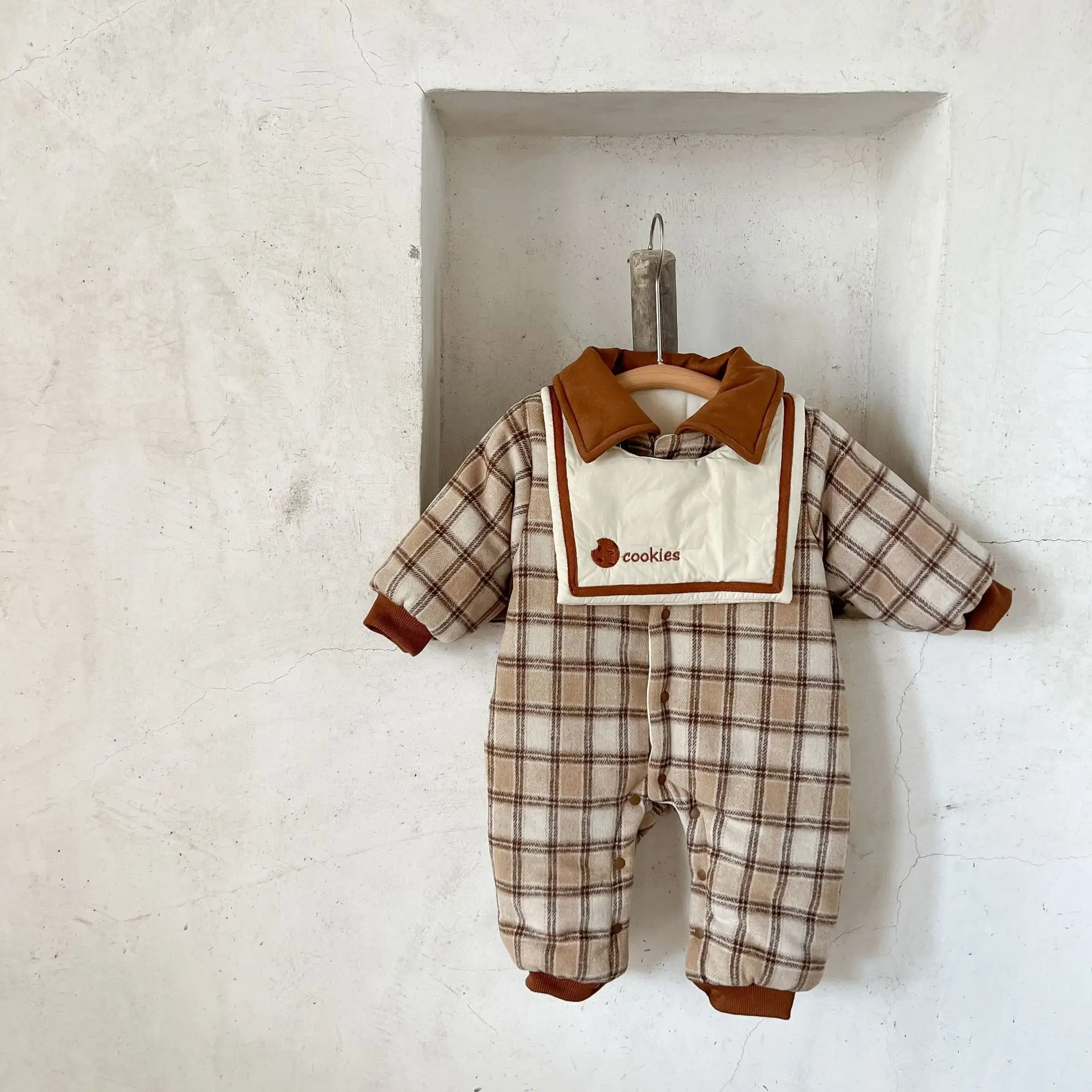 2022 Autumn Winter New Baby Plus Fleece Thicken Plaid Jumpsuit Boy Infant Cardigan Long Sleeve Romper Girl Toddler Cotton Onesie
2022 Autumn Winter New Baby Plus Fleece Thicken Plaid Jumpsuit Boy Infant Cardigan Long Sleeve Romper Girl Toddler Cotton Onesie