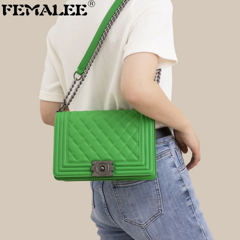 Minimalist Ladies Flap Shoulder Messenger Bags Luxury Brand Chains Women Bags Diamond Lattice 2022 Casual Women Hand Bags
Minimalist Ladies Flap Shoulder Messenger Bags Luxury Brand Chains Women Bags Diamond Lattice 2022 Casual Women Hand Bags