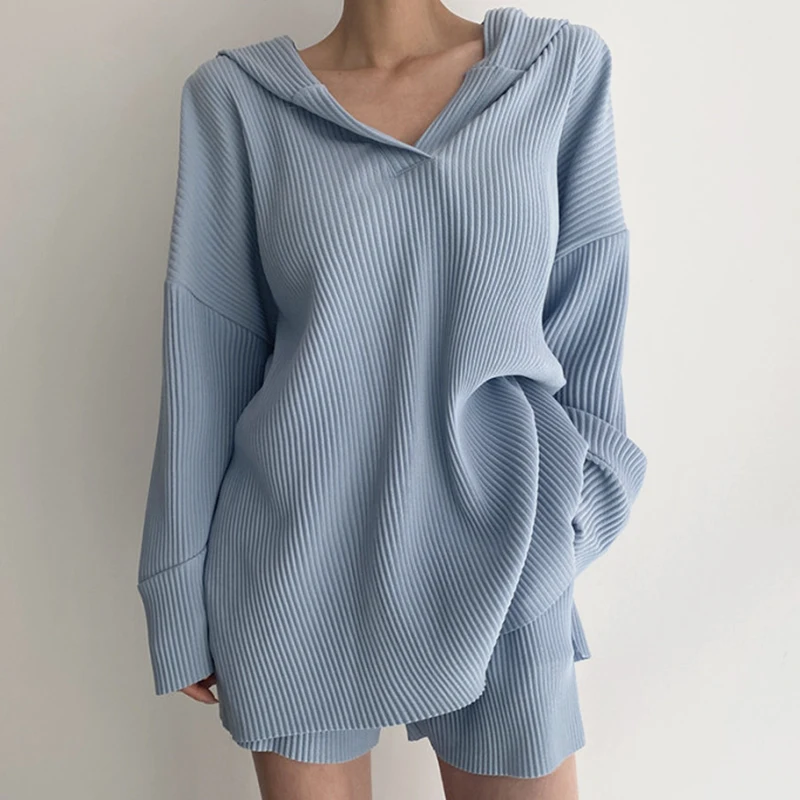 SuperAen Korean Chic Retro Hoodie Stripe Loose Solid Color Long Sleeve Hoody + High Waist Casual Wide Leg Shorts Women Set
SuperAen Korean Chic Retro Hoodie Stripe Loose Solid Color Long Sleeve Hoody + High Waist Casual Wide Leg Shorts Women Set