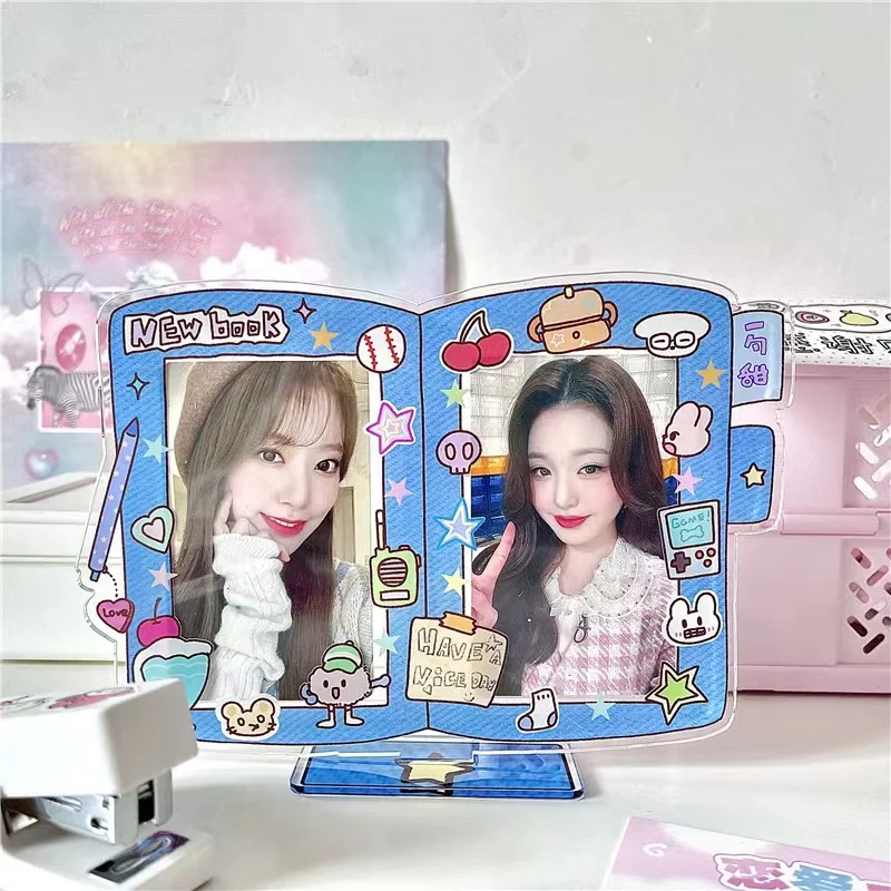 Kawaii креативный акриловый мультяшный держатель для фотокарт Kpop держатель для фотографий Idol держатель для фотокарт может поместить 2 листа защитный чехол для карт
Kawaii креативный акриловый мультяшный держатель для фотокарт Kpop держатель для фотографий Idol держатель для фотокарт может поместить 2 листа защитный чехол для карт