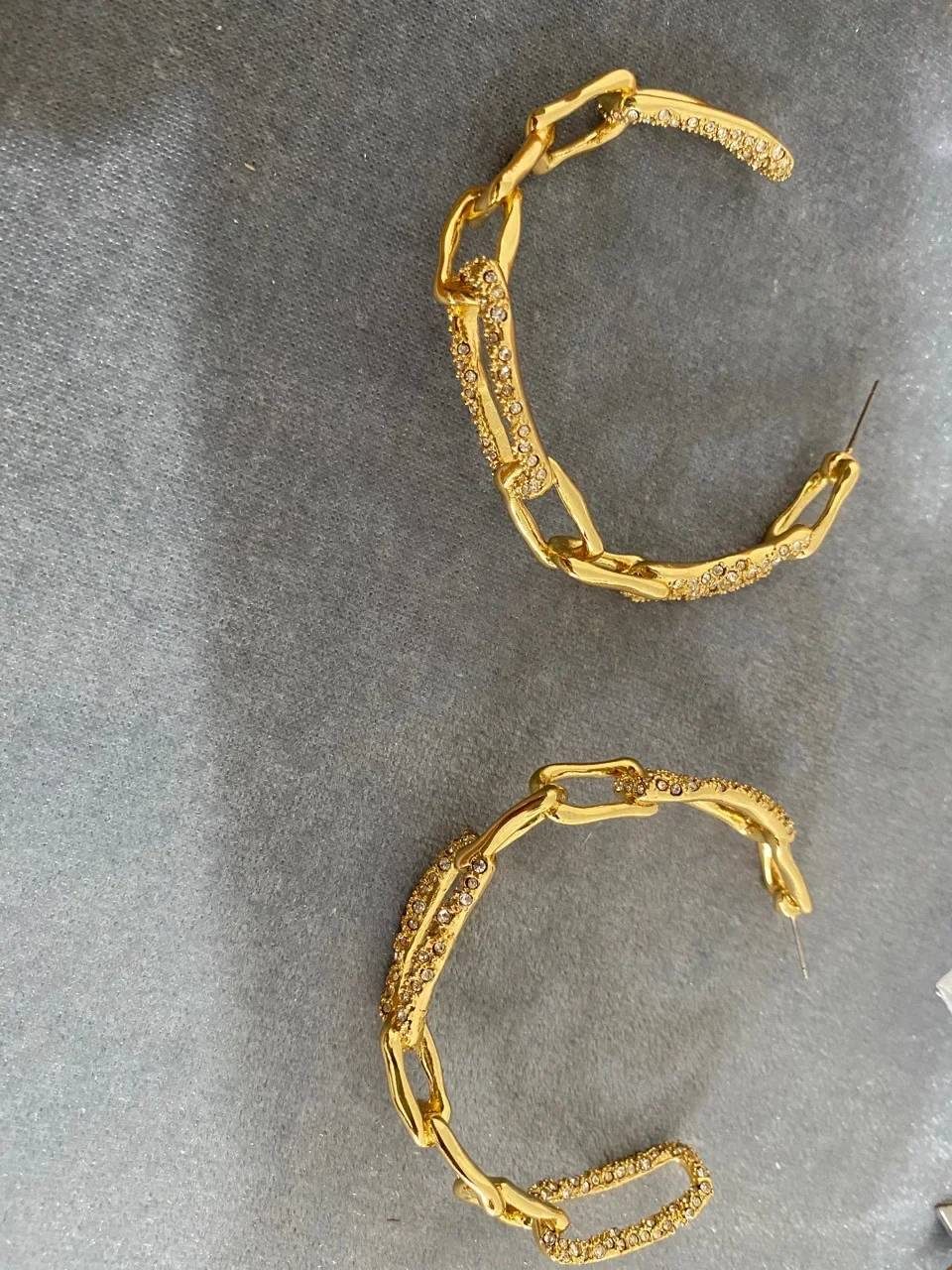 Европейские и Соединенные Штаты создают модные и щедрые серьги-цепочки с цирконом для женщин 2022 тренд 
Европейские и Соединенные Штаты создают модные и щедрые серьги-цепочки с цирконом для женщин 2022 тренд