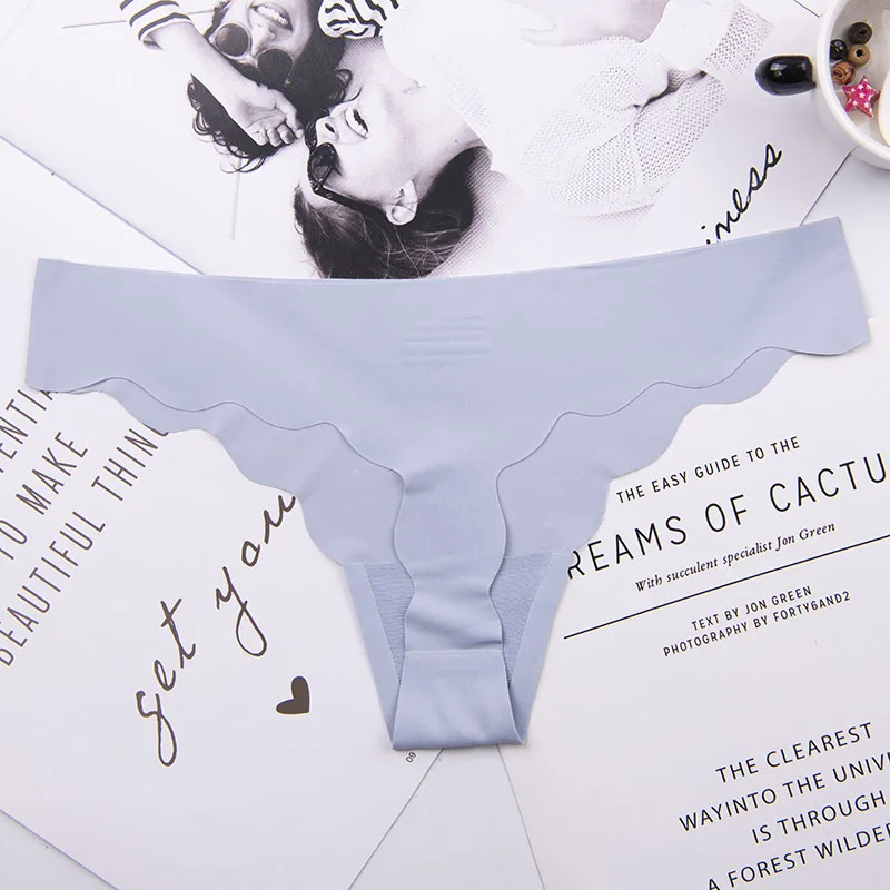 Sexy Ice Silk Briefs Woman Seamless Underwear Smooth Panties Female Soft Underpants G-string Thong Leopard Knicker Lingerie
Sexy Ice Silk Briefs Woman Seamless Underwear Smooth Panties Female Soft Underpants G-string Thong Leopard Knicker Lingerie
