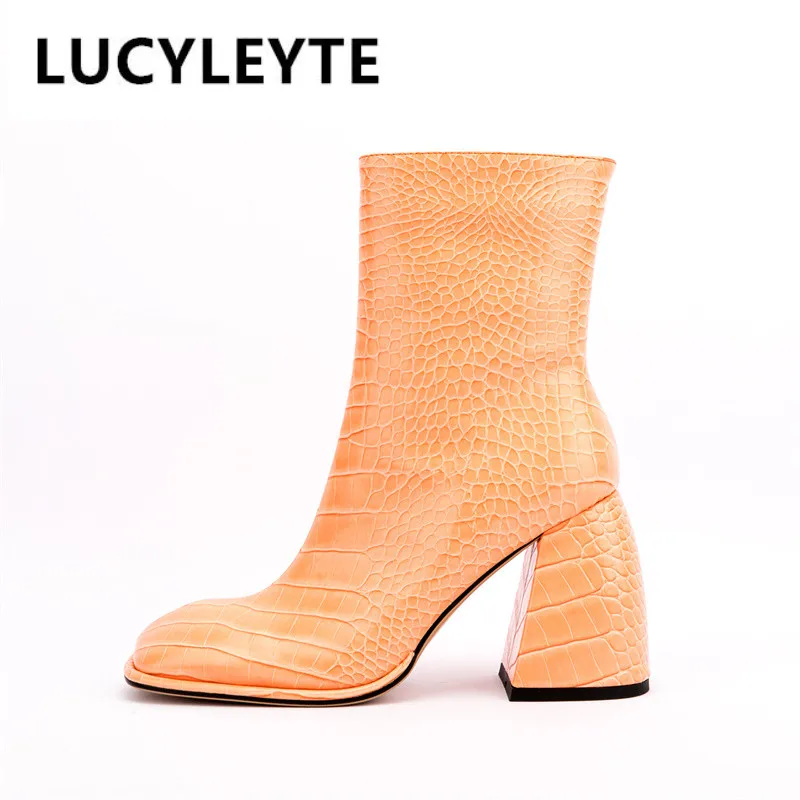 2022 Women's Spring, Autumn and Winter New European and American Fashion Stone Pattern Thick High-heeled Ankle Boots
2022 Women's Spring, Autumn and Winter New European and American Fashion Stone Pattern Thick High-heeled Ankle Boots