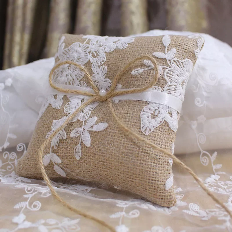 Bow Ring Pillow Vintage European Style for Wedding Engagement Decoration Jewelry Rings Cushion Vintage Burlap Jute Cushion
Bow Ring Pillow Vintage European Style for Wedding Engagement Decoration Jewelry Rings Cushion Vintage Burlap Jute Cushion
