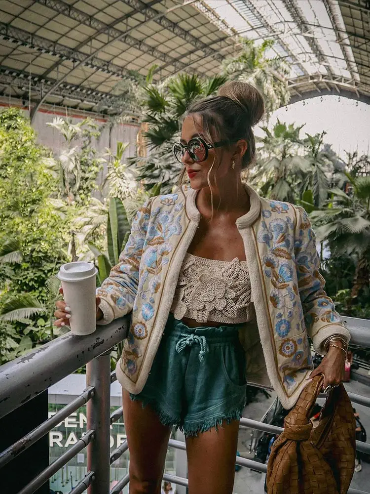 Женская винтажная хлопковая куртка с вышивкой, модный толстый теплый топ с круглым вырезом и длинными рукавами, элегантное пальто для осени, 2023
Женская винтажная хлопковая куртка с вышивкой, модный толстый теплый топ с круглым вырезом и длинными рукавами, элегантное пальто для осени, 2023