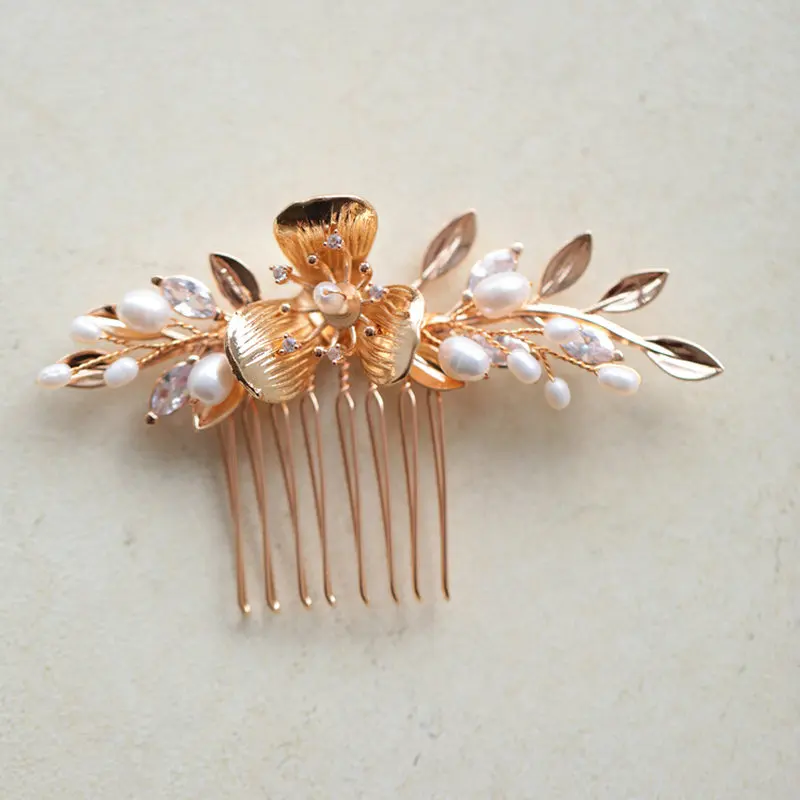 New Arrival Gold Leaf Flower Bride Hair Comb Fresh Water Pearl Hairpin Shiny Crystal Wedding Tiara Jewelry
New Arrival Gold Leaf Flower Bride Hair Comb Fresh Water Pearl Hairpin Shiny Crystal Wedding Tiara Jewelry