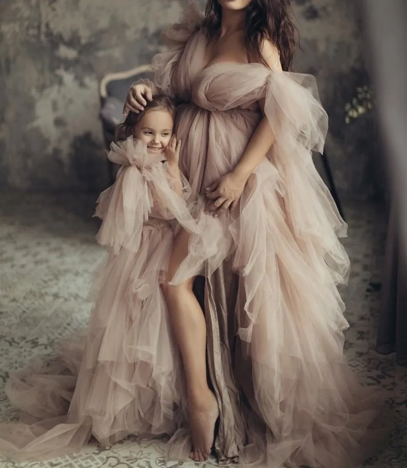 Maternity Photography Dress Fluffy Tulle Ruffle Mother-daughter Photo Dress Pregnant Woman Pajamas Party Dress Baby Shower Robe
Maternity Photography Dress Fluffy Tulle Ruffle Mother-daughter Photo Dress Pregnant Woman Pajamas Party Dress Baby Shower Robe