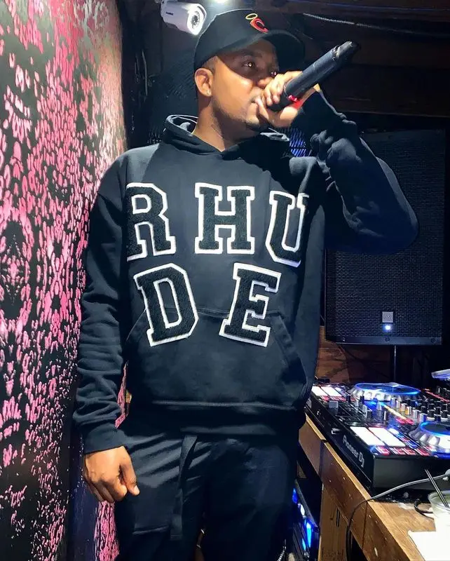 2022 RHUDE CHENILLE PATCH HOODIE Men Women Couple 100% Cotton Hooded Sweatshirt Hip Hop Casual Oversize High Street Hoodies
2022 RHUDE CHENILLE PATCH HOODIE Men Women Couple 100% Cotton Hooded Sweatshirt Hip Hop Casual Oversize High Street Hoodies