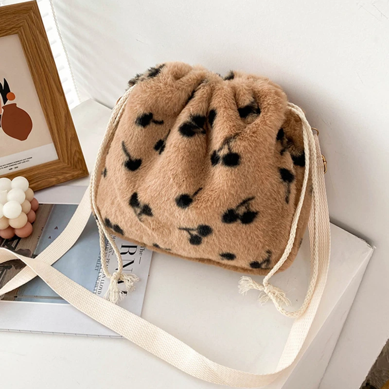 New Winter Warm Plush Shoulder Bag Female Luxury Designer Fluffy Faux Fur Crossbody Bags For Women Chain Handbags And Purses
New Winter Warm Plush Shoulder Bag Female Luxury Designer Fluffy Faux Fur Crossbody Bags For Women Chain Handbags And Purses