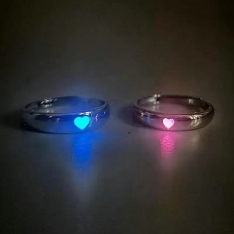 Fashion Luminous Heart Ring Love Heart Retro Stainless Steel Fluorescent Rings for Men Plus Couple Rings Luxury Jewelry Gift
Fashion Luminous Heart Ring Love Heart Retro Stainless Steel Fluorescent Rings for Men Plus Couple Rings Luxury Jewelry Gift