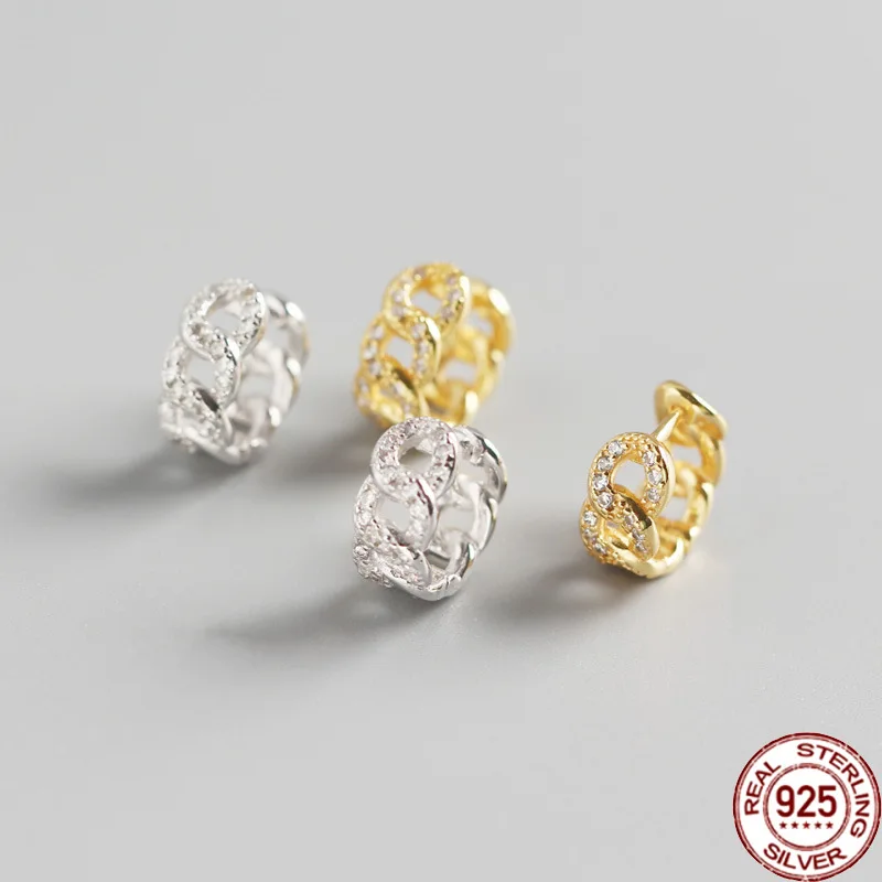 Серьги-гвоздики E0158 из серебра 925 пробы с фианитами 
Серьги-гвоздики E0158 из серебра 925 пробы с фианитами