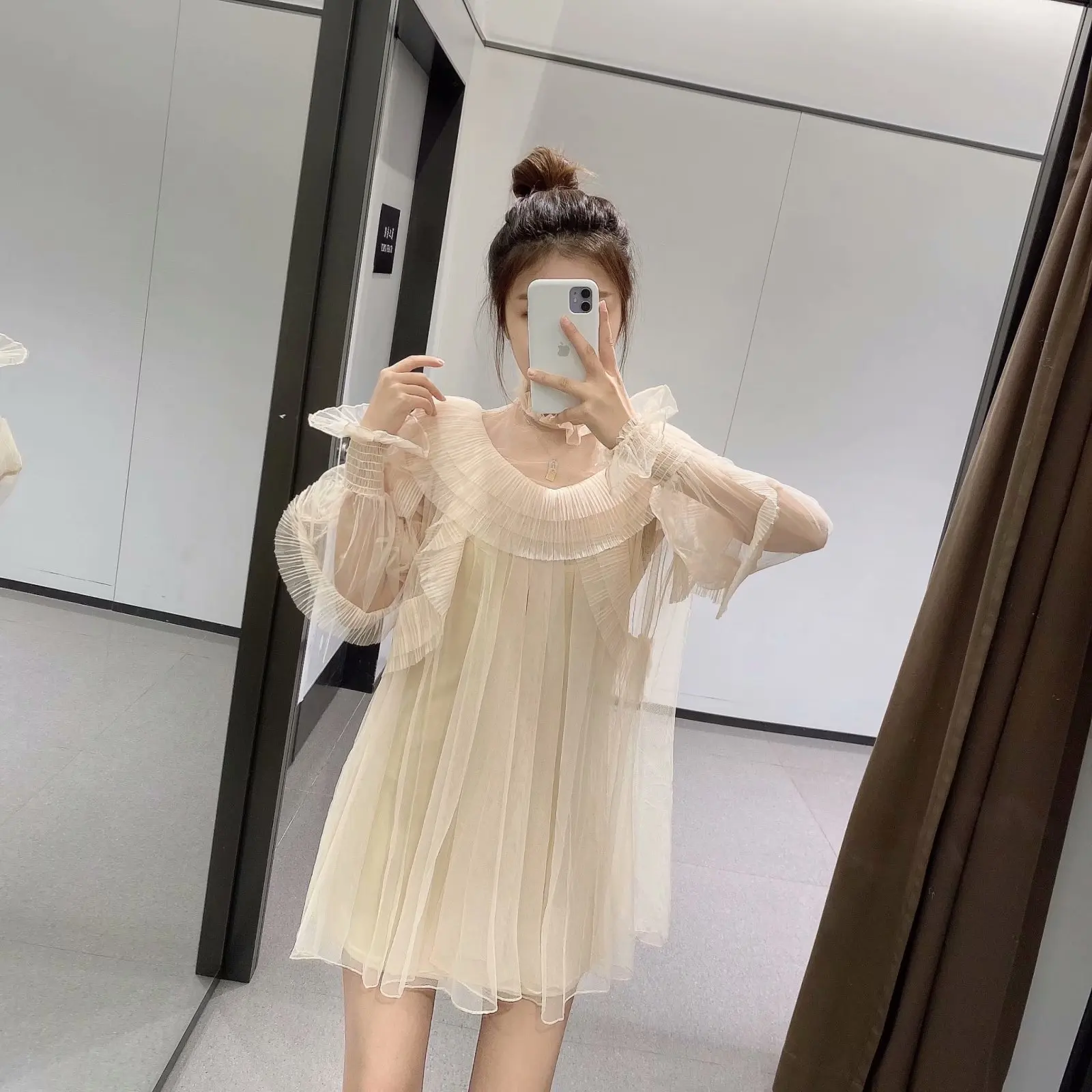 Elegant Mesh Ruffle Tulle Party Dress Women Spring Autumn Sexy Transparent Lantern Sleeve Short Dress Runway Fairy Dress 2021
Elegant Mesh Ruffle Tulle Party Dress Women Spring Autumn Sexy Transparent Lantern Sleeve Short Dress Runway Fairy Dress 2021