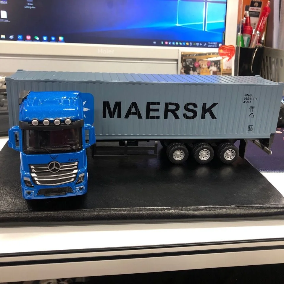 1:50 Scale Diecast Model Truck Toys Tractor With Container S730 Semi-Trailer Pull Back Sound Lights Toys For Children Boys Gifts
1:50 Scale Diecast Model Truck Toys Tractor With Container S730 Semi-Trailer Pull Back Sound Lights Toys For Children Boys Gifts