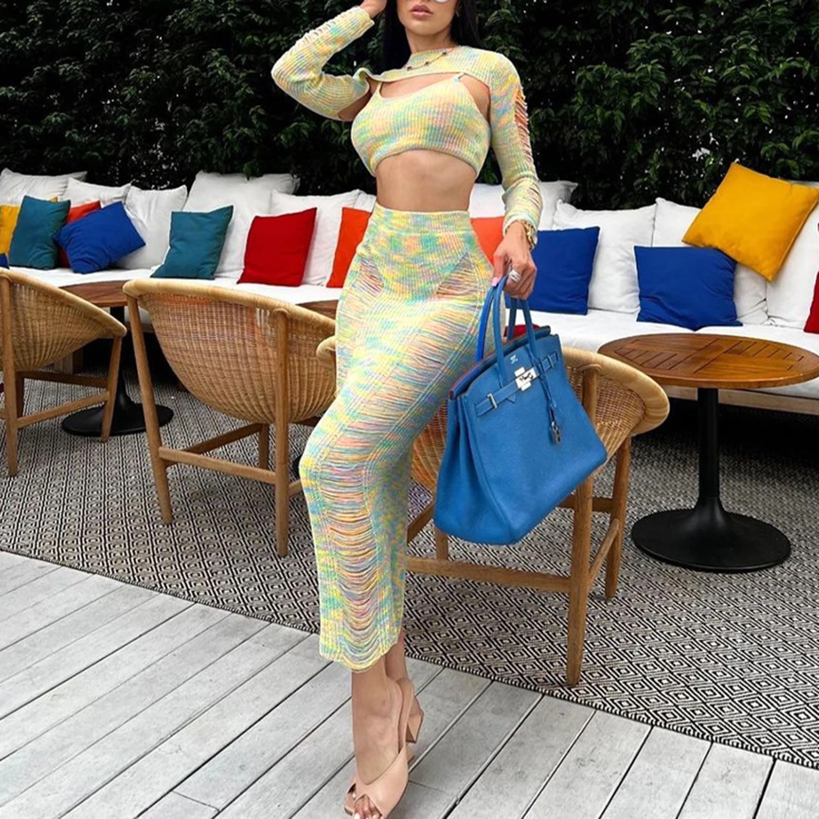 Вязаный крючком комплект из 3 предметов топ на бретельках с открытым пупком женский кардиган длинная юбка с длинным рукавом разноцветный сексуальный наряд для отпуска 2023
Вязаный крючком комплект из 3 предметов топ на бретельках с открытым пупком женский кардиган длинная юбка с длинным рукавом разноцветный сексуальный наряд для отпуска 2023