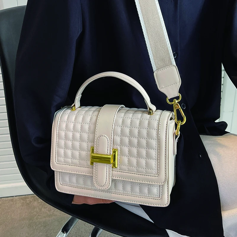 Small Pu Leather Women's Crossbody Bag Plaid Design Handbag Lady Pure Color Messenger Bags Female Simple Small Flap Shoulder Bag
Small Pu Leather Women's Crossbody Bag Plaid Design Handbag Lady Pure Color Messenger Bags Female Simple Small Flap Shoulder Bag