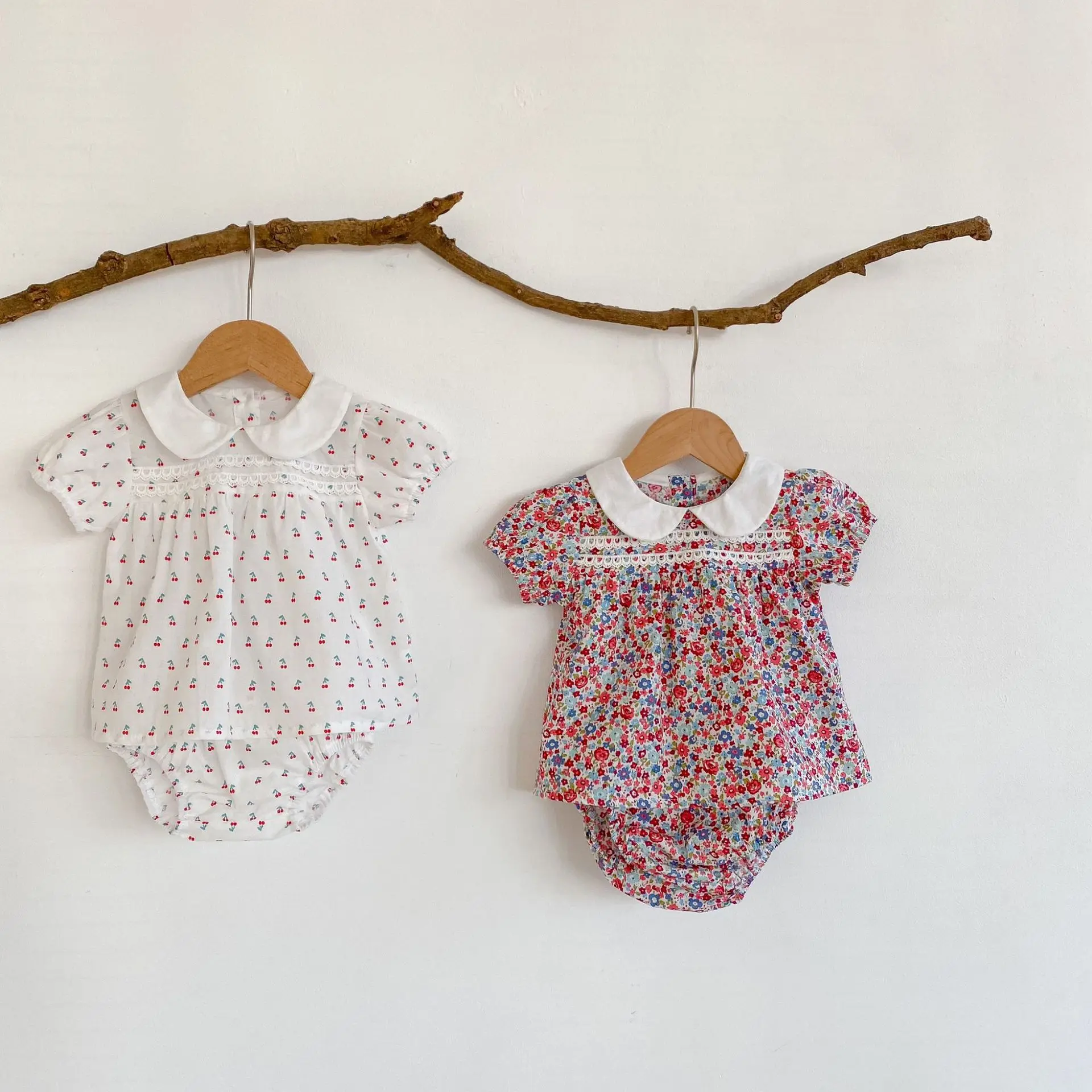 2022 baby girls clothes summer Floral infant girls clothes set puff sleeve blouse and shorts 2pcs toddler girls suit
2022 baby girls clothes summer Floral infant girls clothes set puff sleeve blouse and shorts 2pcs toddler girls suit