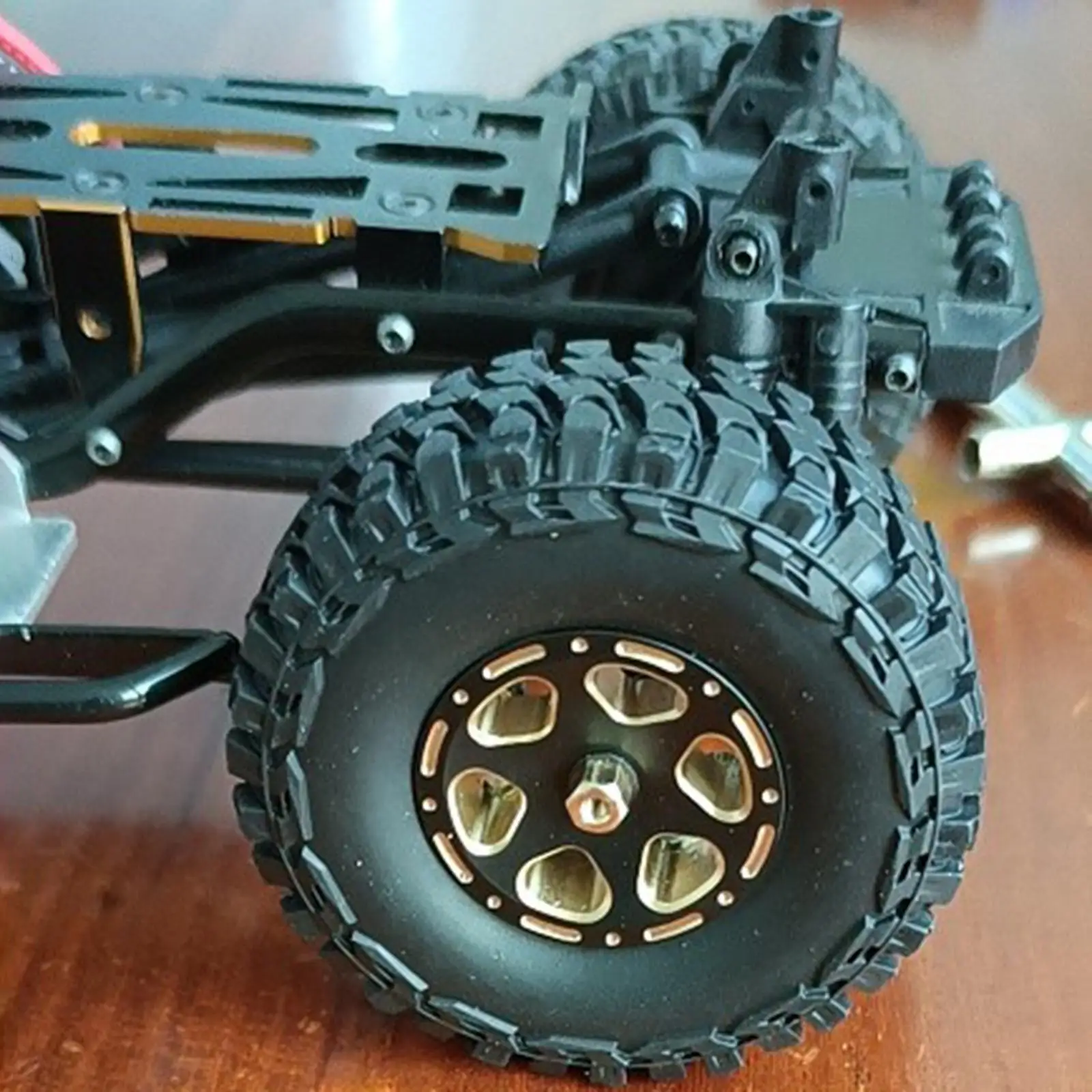 Комплект колес и колес 1/24 RC для модифицированных автомобилей SCX24 Axi0006, гусеничные аксессуары
Комплект колес и колес 1/24 RC для модифицированных автомобилей SCX24 Axi0006, гусеничные аксессуары
