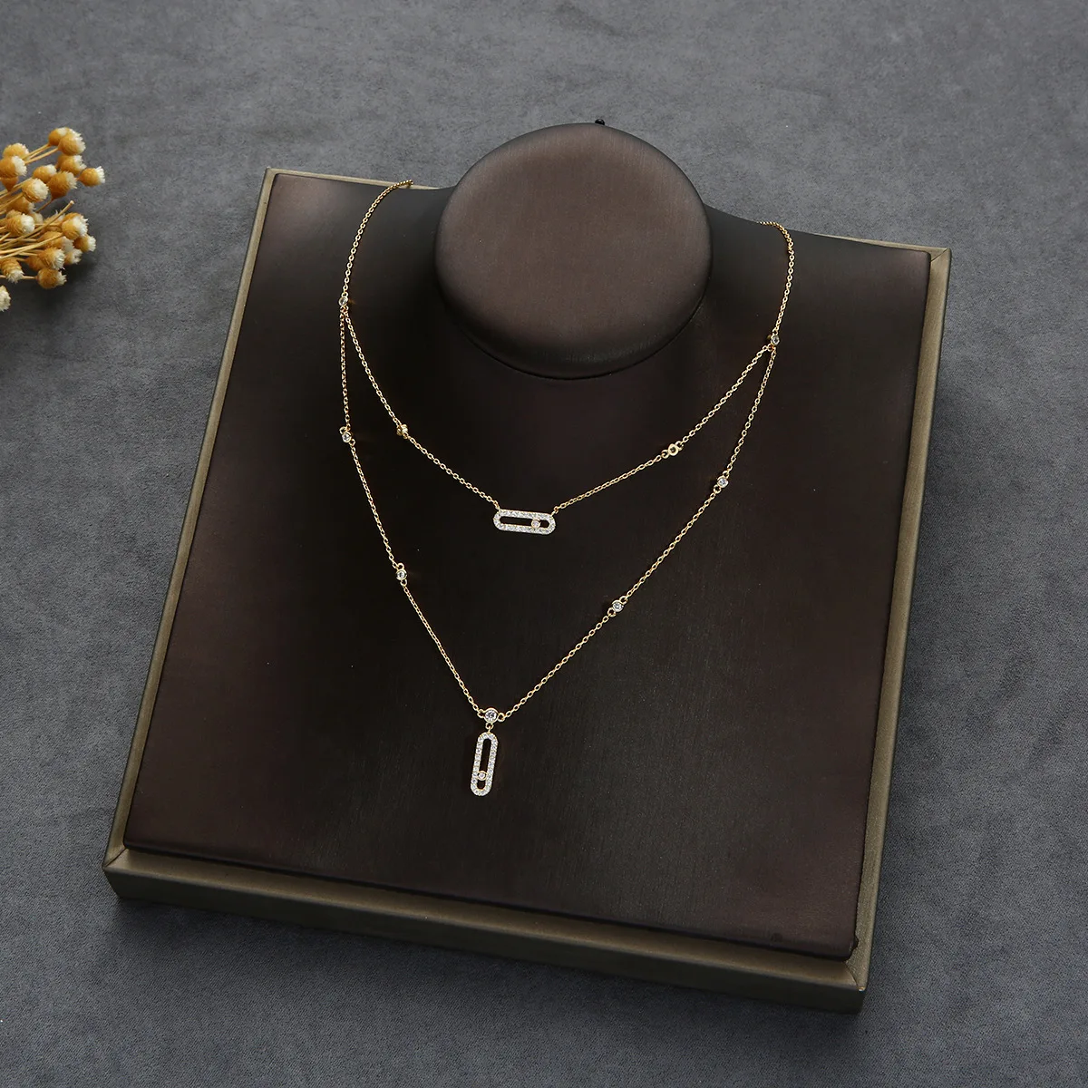 Korean Fashion Ladies Sexy Necklace 18k Gold Set With Diamonds Girls Lady Pendant Shiny Necklace Banquet Luxury Jewelry Gifts
Korean Fashion Ladies Sexy Necklace 18k Gold Set With Diamonds Girls Lady Pendant Shiny Necklace Banquet Luxury Jewelry Gifts