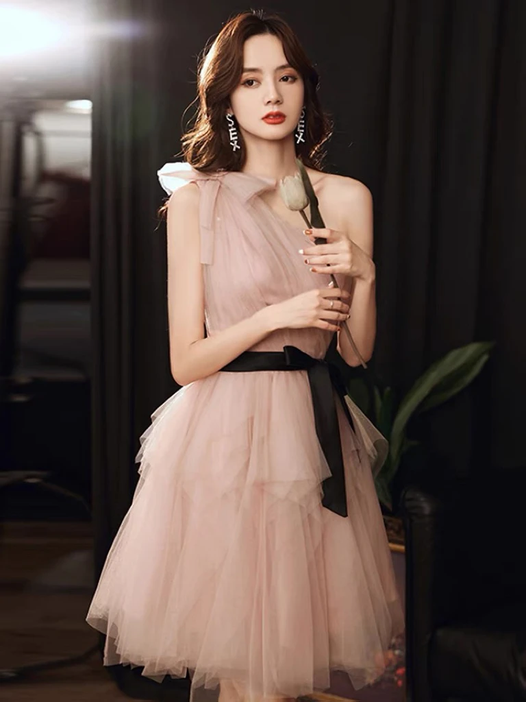 

Elegant Dusty Pink Bridesmaid Dress Knee Length Bow Sash With Zipper Tiered One Shoulder A-Line Wedding Evening Party Gowns New