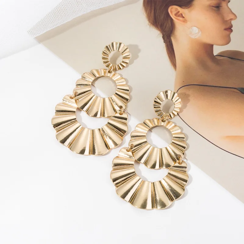 2022 Fashion Punk Exaggerated Hollow Hanging Earrings For Women Vintage Reto Pitted Round Earrings Personality Ear Jewelry
2022 Fashion Punk Exaggerated Hollow Hanging Earrings For Women Vintage Reto Pitted Round Earrings Personality Ear Jewelry