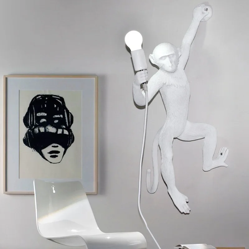 Скандинавская художественная люстра в виде обезьяны из смолы, настенный светильник для гостиной, столовой, спальни, коридора, кухни, подвеска для домашнего декора
Скандинавская художественная люстра в виде обезьяны из смолы, настенный светильник для гостиной, столовой, спальни, коридора, кухни, подвеска для домашнего декора