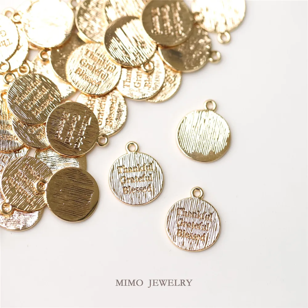 Color copper, gold-plated, brushed, tree-patterned, inscribed round pendant, round brand, DIY tail pendant
Color copper, gold-plated, brushed, tree-patterned, inscribed round pendant, round brand, DIY tail pendant