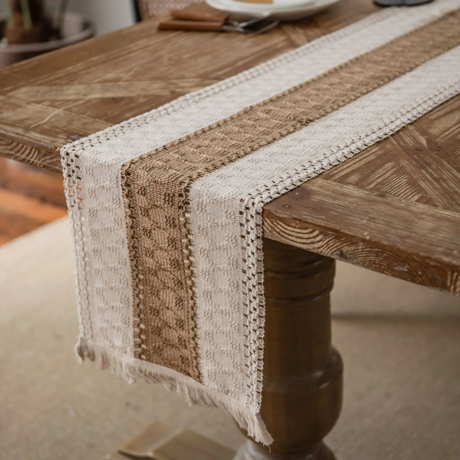 

Table Runner Christmas Natural Jute Splicing Bohemian Style Tablecloth with Tassels Dining Wedding Home Table Decoration Vintage