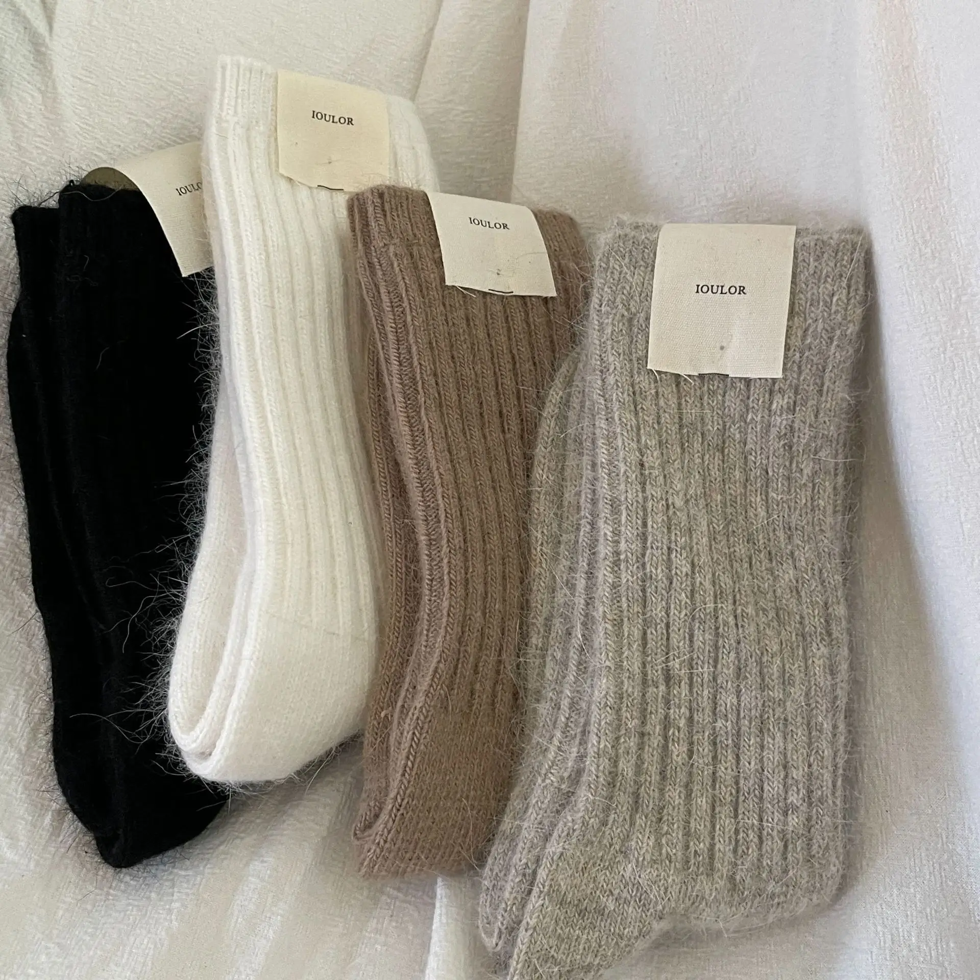 Новые женские носки из кроличьего меха однотонные осенне-зимние толстые теплые длинные носки японская мода Harajuku винтажные термоноски Sox
Новые женские носки из кроличьего меха однотонные осенне-зимние толстые теплые длинные носки японская мода Harajuku винтажные термоноски Sox