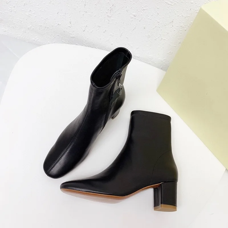 Autumn New Parent -child Net Red Square Sheepskin Thick Heel Middle Heel Zipper Boots White Boots DF185
Autumn New Parent -child Net Red Square Sheepskin Thick Heel Middle Heel Zipper Boots White Boots DF185