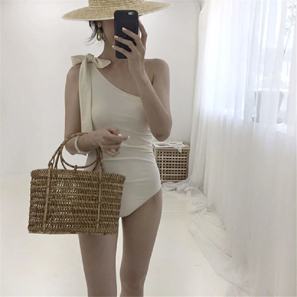 Sexy One Shoulder One Piece Swimsuit Women Solid Swimwear Bow Monokini Push Up Swim Suit Pleated Trikini Pad Bathing Suit White
Sexy One Shoulder One Piece Swimsuit Women Solid Swimwear Bow Monokini Push Up Swim Suit Pleated Trikini Pad Bathing Suit White