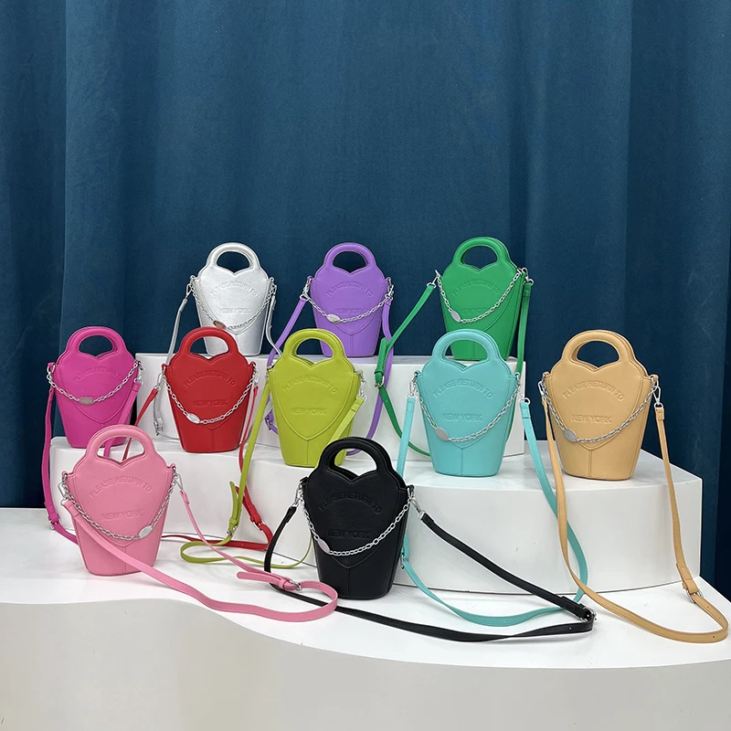 Color Design Summer Popular Brand Luxury Handbag Letter Texture Bucket Bag Fashion Messenger Shoulder Party Dinner 2023 New Bag
Color Design Summer Popular Brand Luxury Handbag Letter Texture Bucket Bag Fashion Messenger Shoulder Party Dinner 2023 New Bag