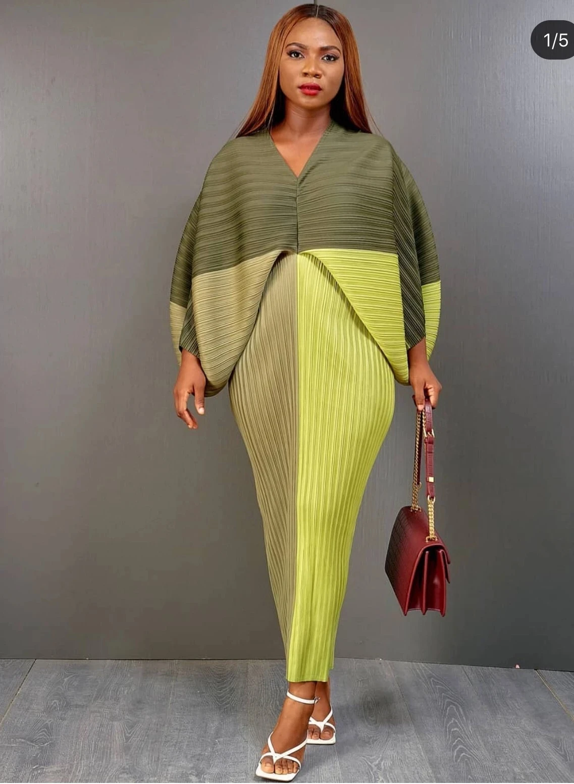 Miyake Pleated Lantern Bat Sleeves 2022 Summer New Temperament Contrast Stitching Casual V-neck Fashion Loose Pleated Dress
Miyake Pleated Lantern Bat Sleeves 2022 Summer New Temperament Contrast Stitching Casual V-neck Fashion Loose Pleated Dress