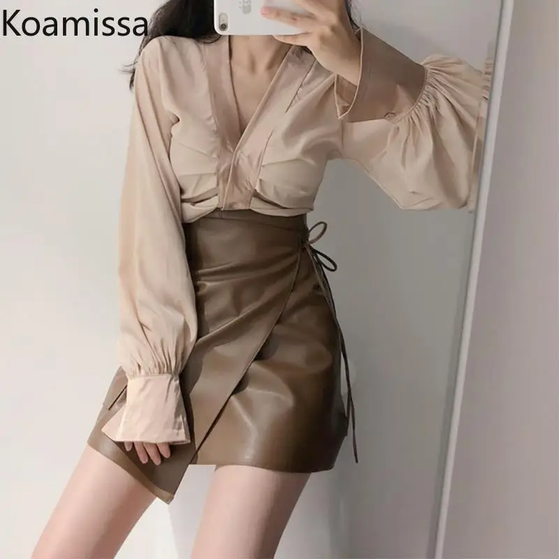 Женский офисный костюм-двойка Koamissa, однотонная блузка с длинным рукавом и V-образным вырезом и мини-юбка из искусственной кожи
Женский офисный костюм-двойка Koamissa, однотонная блузка с длинным рукавом и V-образным вырезом и мини-юбка из искусственной кожи