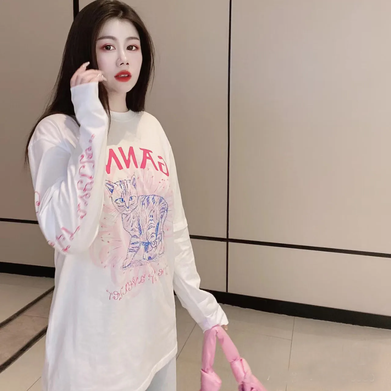 23SS High Quality Ganni Niche Cat Print Round Neck Fake Two Piece Long Sleeved Tee T-shirt
23SS High Quality Ganni Niche Cat Print Round Neck Fake Two Piece Long Sleeved Tee T-shirt