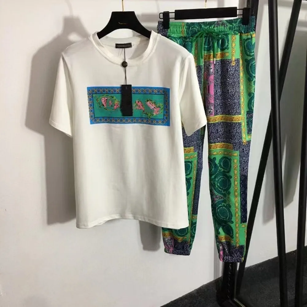 Женский брючный костюм, хлопковая Футболка с буквенным принтом и повседневные брюки с эластичным поясом, комплект из двух предметов, весна-... 
Женский брючный костюм, хлопковая Футболка с буквенным принтом и повседневные брюки с эластичным поясом, комплект из двух предметов, весна-...