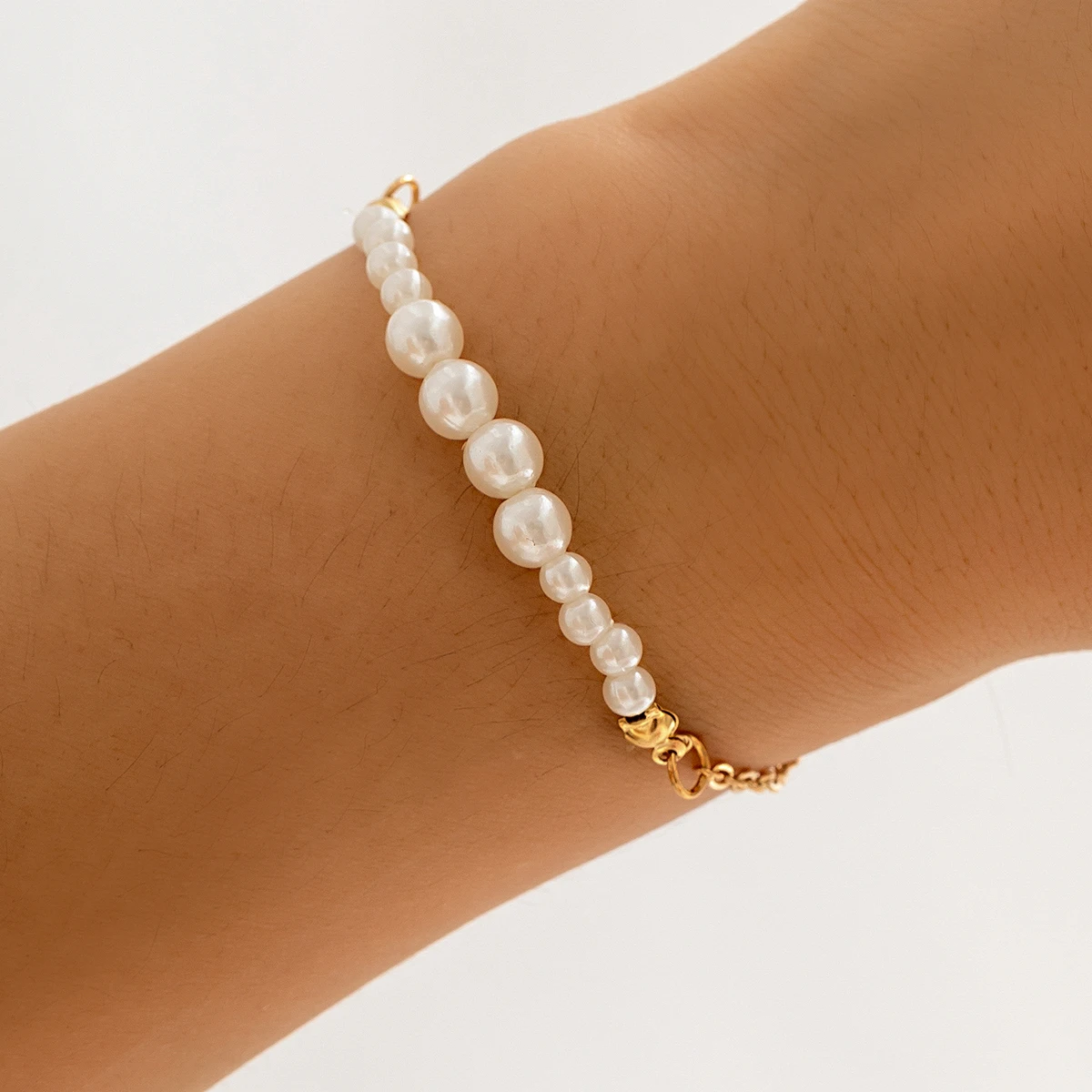 IngeSight.Z Elegant Asymmetrical Pearl Chain Bracelet for Women Punk Gold Color Wedding Bridal Charm Hand Chain Jewelry Gift
IngeSight.Z Elegant Asymmetrical Pearl Chain Bracelet for Women Punk Gold Color Wedding Bridal Charm Hand Chain Jewelry Gift
