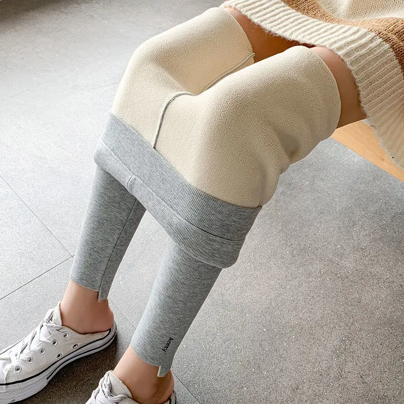 Winter Warm Leggings for Women Solid High Waist Thermal Tights Pants Casual Fleece Thicken Lambwool Sexy Skinny Fitness Leggins
Winter Warm Leggings for Women Solid High Waist Thermal Tights Pants Casual Fleece Thicken Lambwool Sexy Skinny Fitness Leggins