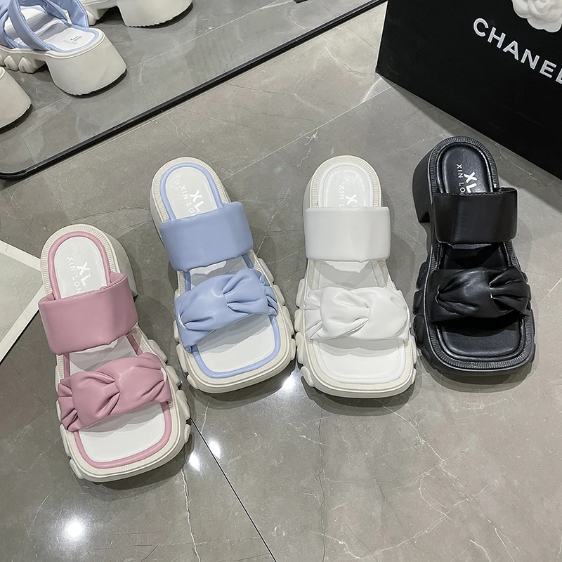 Женские шлепанцы на платформе, дизайнерские сандалии на плоской подошве, повседневная обувь, лето 2023
Женские шлепанцы на платформе, дизайнерские сандалии на плоской подошве, повседневная обувь, лето 2023