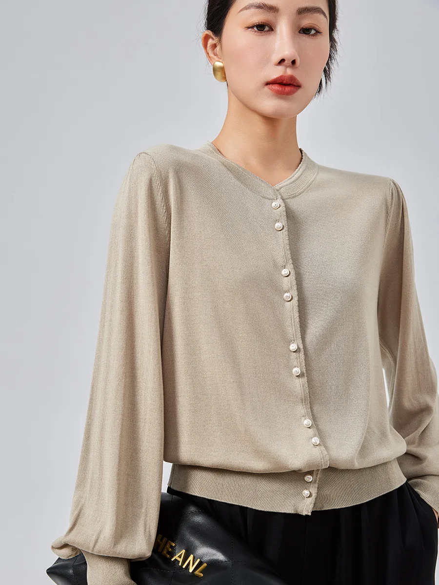 Free Shipping 2023 Spring New Women's Stand Collar Lantern Sleeve Mulberry Silk Knitted Cardigan Loose Breathable Coat Dropship
Free Shipping 2023 Spring New Women's Stand Collar Lantern Sleeve Mulberry Silk Knitted Cardigan Loose Breathable Coat Dropship