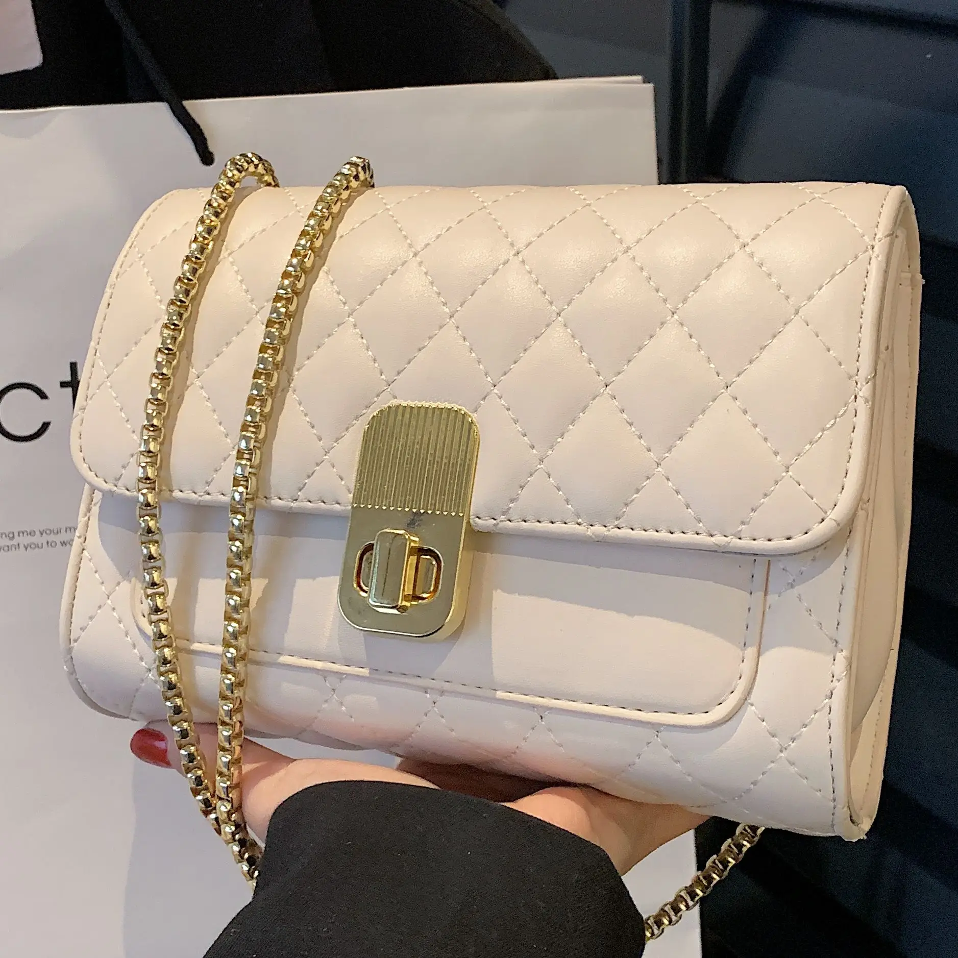 Fashion Elegant Rhombic Lattice Crossbody Bags Women Chain Crossbody Bags For Women Texture Handbags Shoulder Bags Female Clutch
Fashion Elegant Rhombic Lattice Crossbody Bags Women Chain Crossbody Bags For Women Texture Handbags Shoulder Bags Female Clutch